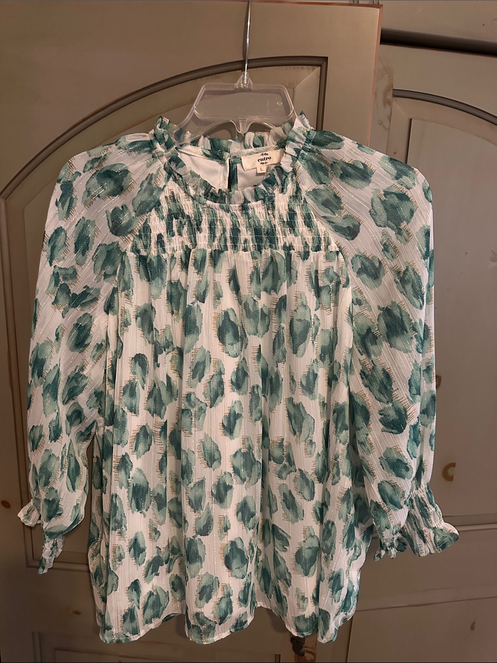 entro White Blouse with Teal Brushstroke Print NWOT - Picture 1 of 2